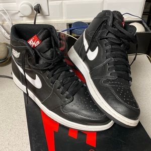 Jordan 1 ying yang 2016 size 8 slightly used